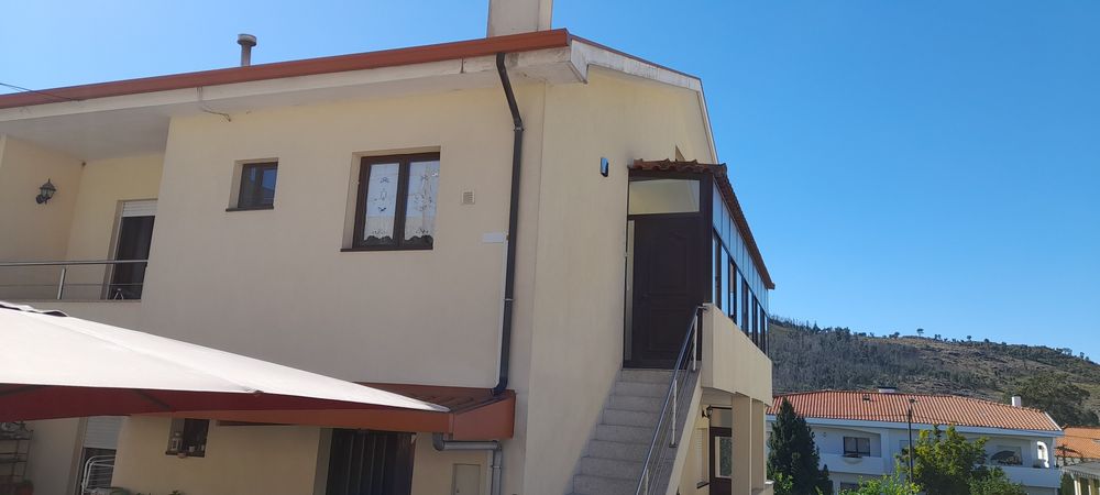 Arrenda-se andar moradia