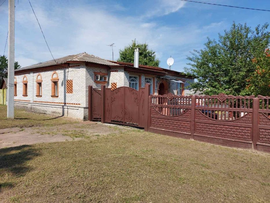 Продаж/обмін - будинок в центрі міста Кролевець