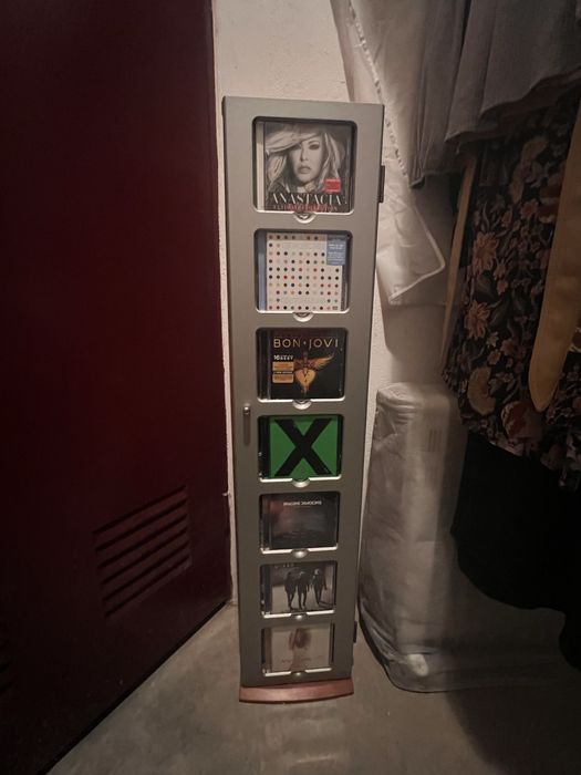 Movél para cds ou dvds