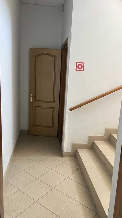 продаж частини адмінбудівлі 206м² і гараж 119м² Градизьк, Київська 44 - More