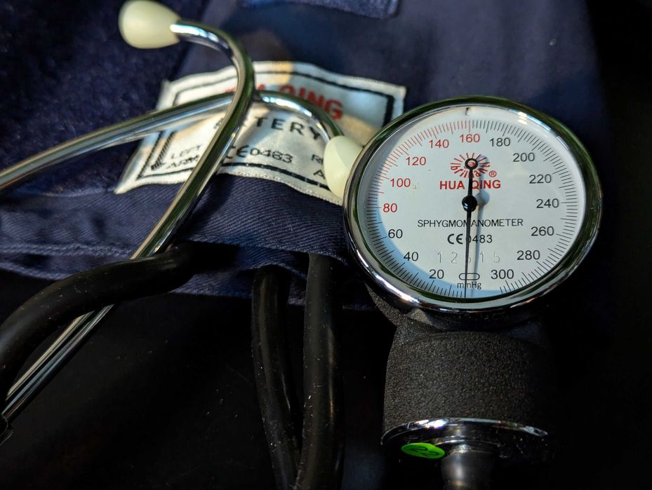 Ciśnieniomierz naramienny manualny aneroidowy Brilliant