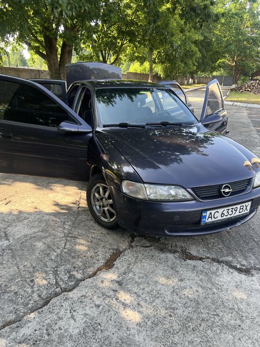 Авто обслужанн замінено комлект грм+помпа