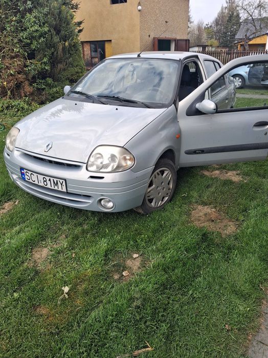 Samochod renault thalia