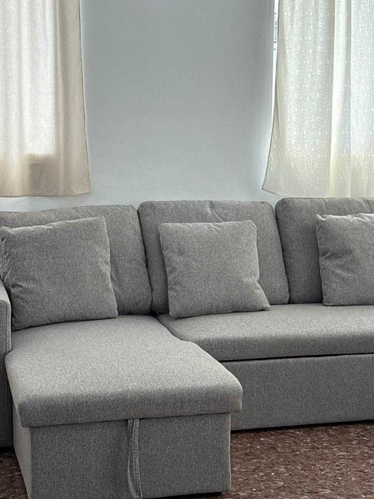 Sofá-cama de casal completamente novo com chaise longue + portes por 610€!