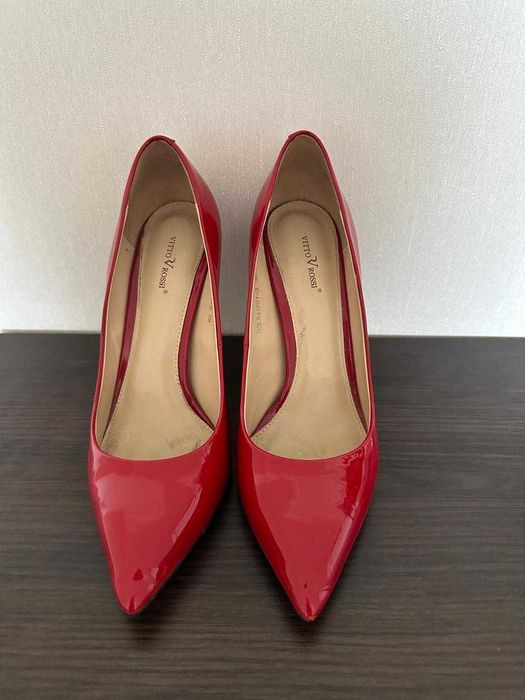 туфлі лакові шкіряні 38р червоні