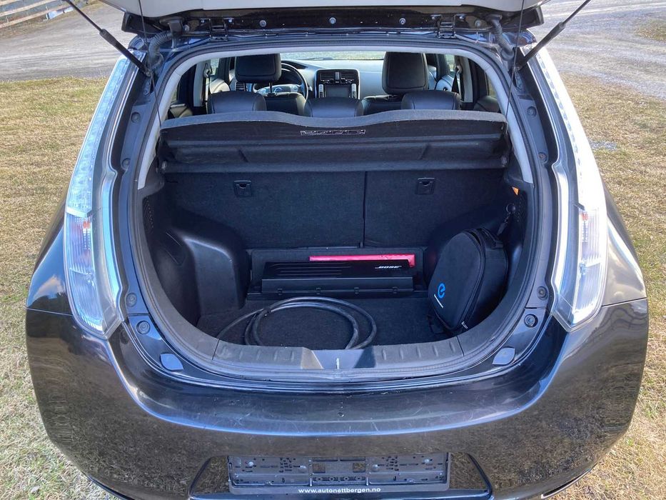 Nissan Leaf 24 KWt, рідний пробіг, 12 палок, тепловий насос, без ДТП