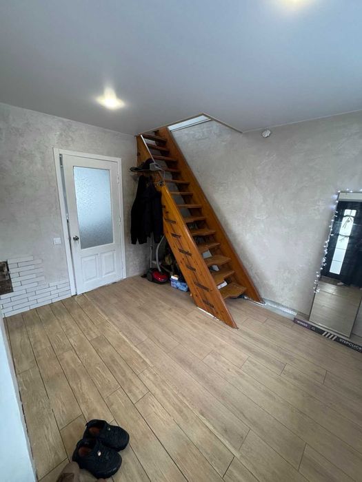 Затишний будинок за містом, чекає на ВАС!