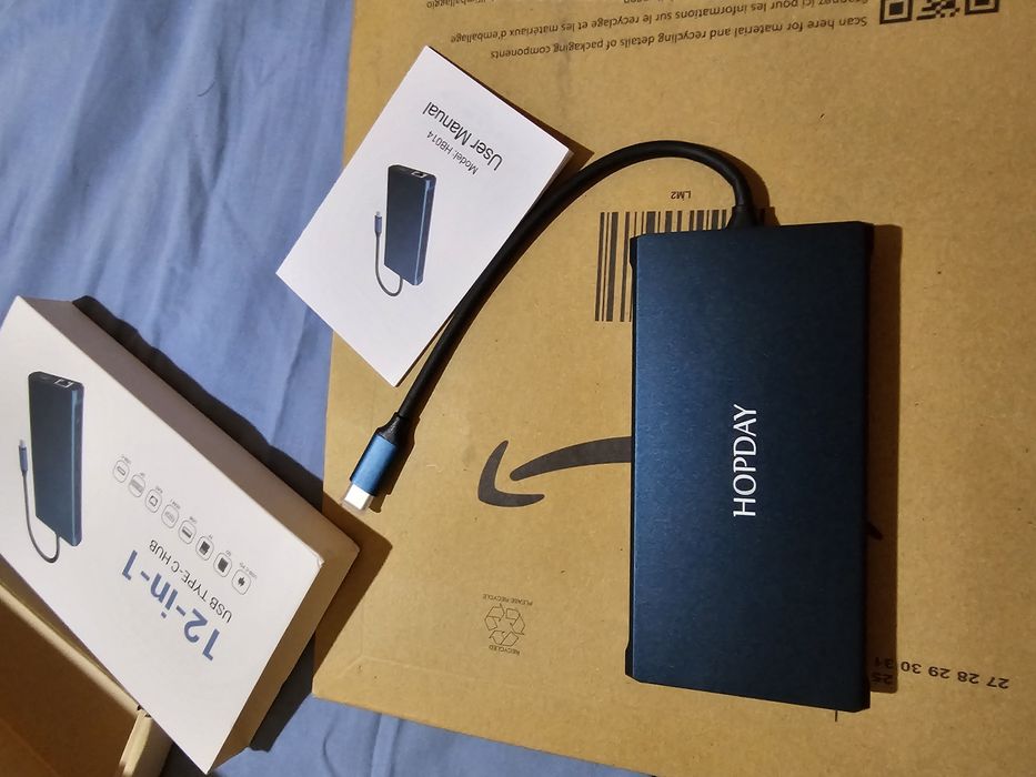 AYCLIF brand Docking Station. New. In original packaging.
12-in-164298370731267122