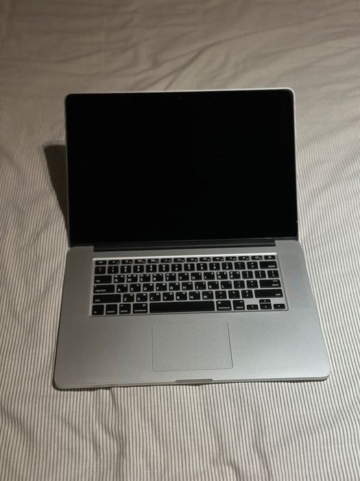 Vendo MacBook Pro 15” Retina (Mid 2014), em bom estado.