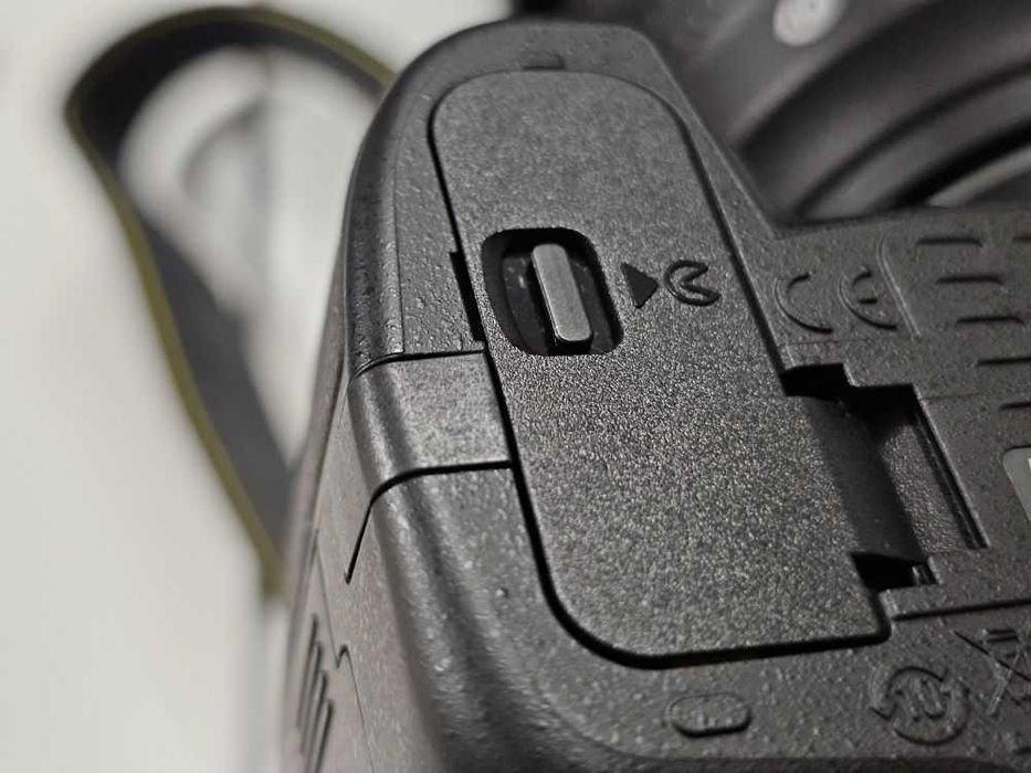 Lustrzanka cyfrowa Nikon D5300, jak NOWY! Dwa obiektywy, 24 Mpx, GPS