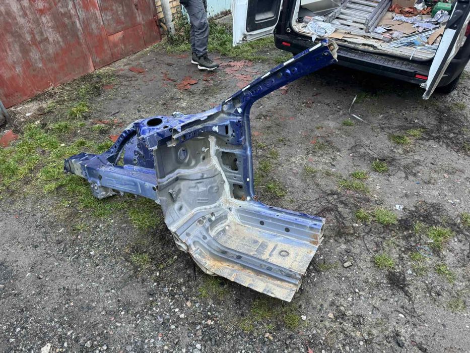 Четверть передняя правая camry 70