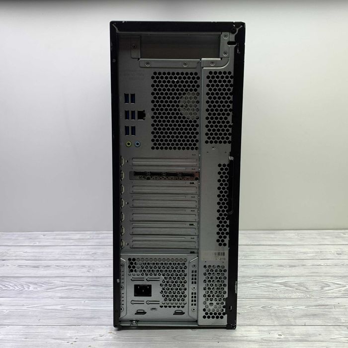 Робоча станція Fujitsu M770 Xeon W2125/32GB/NVMe 512/Quadro M400 Б/В