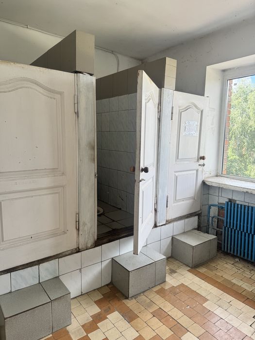 Кімната в гуртожитку, центр