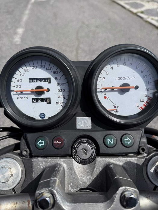 Honda Hornet 600 (25kw livrete)