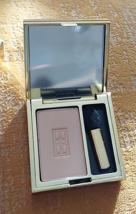 Sombra Elizabeth Arden64283557769986121