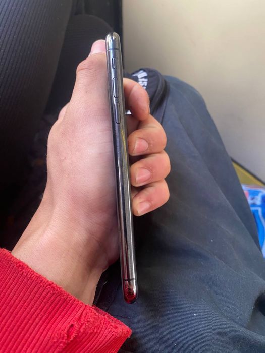Продам айфон XS на 64 гб