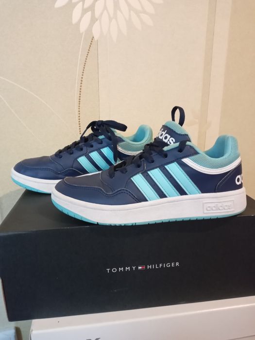 Кроссовки adidas р.36