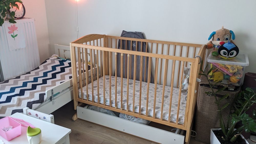 Łóżeczko Dziecięce  Klupś Henry 120*60 z Funkcją Kołysania i Szufladą