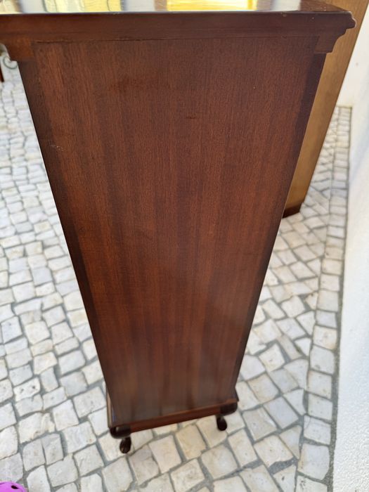 Móvel com 6 gavetas