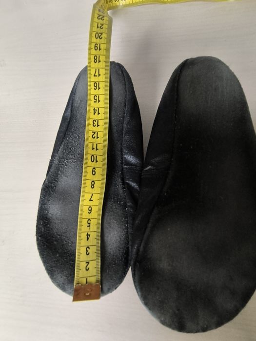 Чешки чорні дитячі шкіряні, р. 19,5 см та 17,5 см