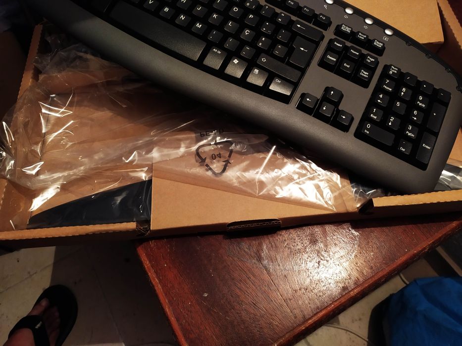 Teclado novo TARGA