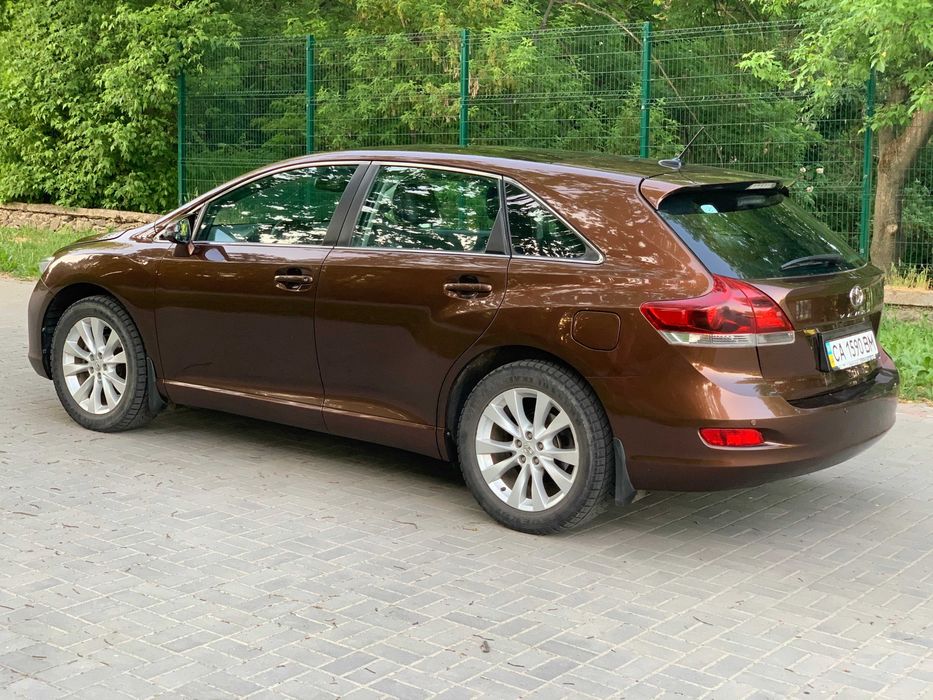 Продам Тойота Венза,перший власник,офіціал з автосалону.