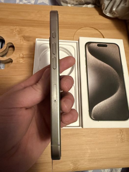 Продам iPhone 15 pro/128GB