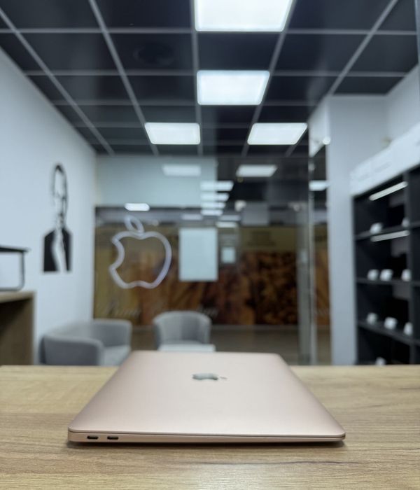 Macbook air 2018 стан гарний rose gold