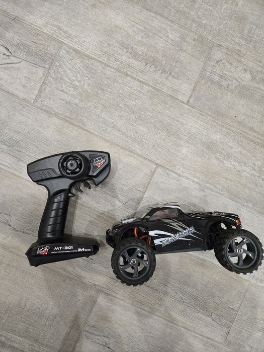 Машинка на радіокеруванні Монстр Mastadon E18MTL Brushless