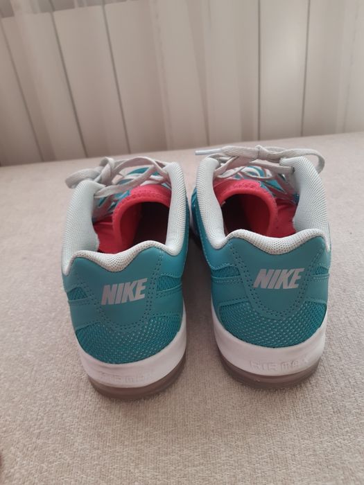 Buty sportowe  Nike w roz. 36,5
