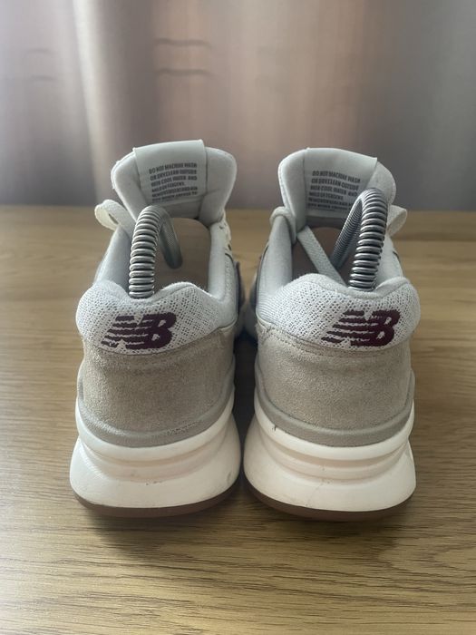 Кросівки бренду New Balance моделі 997H.