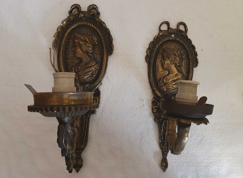 Candeeiro Aplique de parede, latão, 23cm, com figura feminina, anos 50
