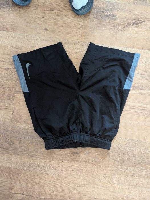 Spodenki Nike dziecięce 10-12 lat czarne