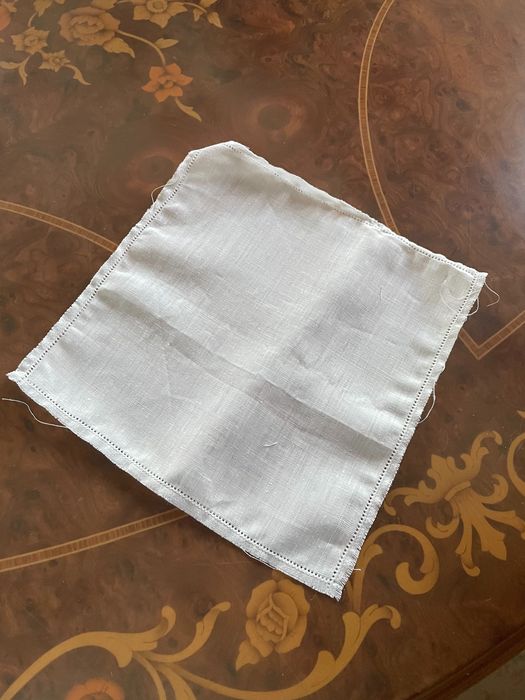 Linen Squares425079498867353601
