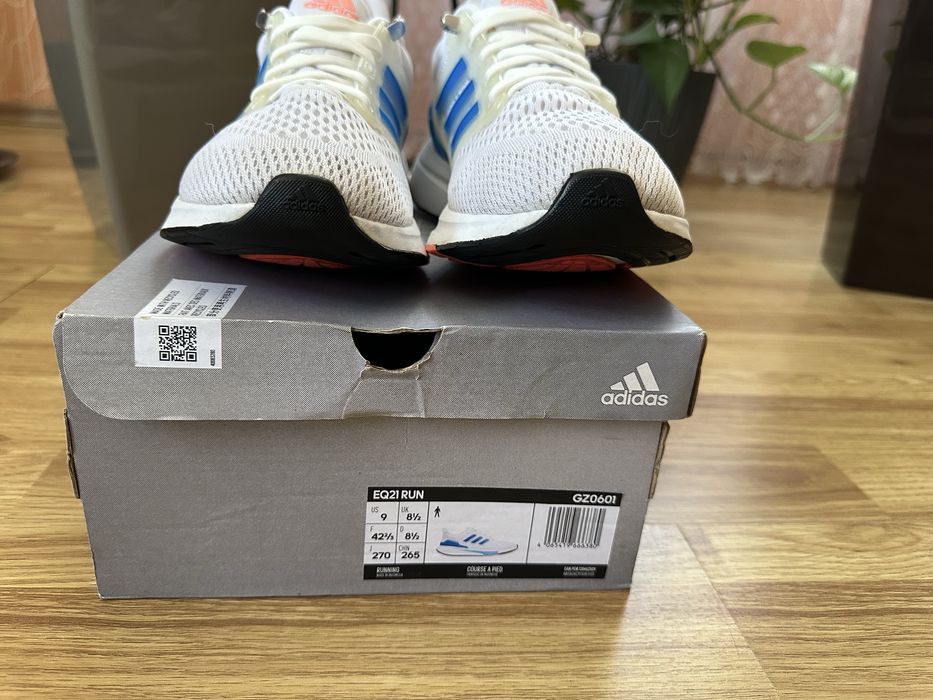 Кросівки Adidas 42.5