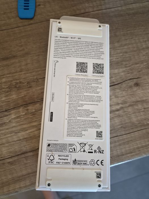 Smartwatch Samsung Galaxy Watch 8 LTE silver nowy