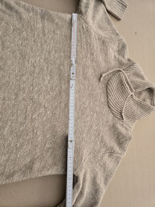 Sweter młodzieżowy męski z kołnierzem/golfem/stójķą. Rozmiar S.