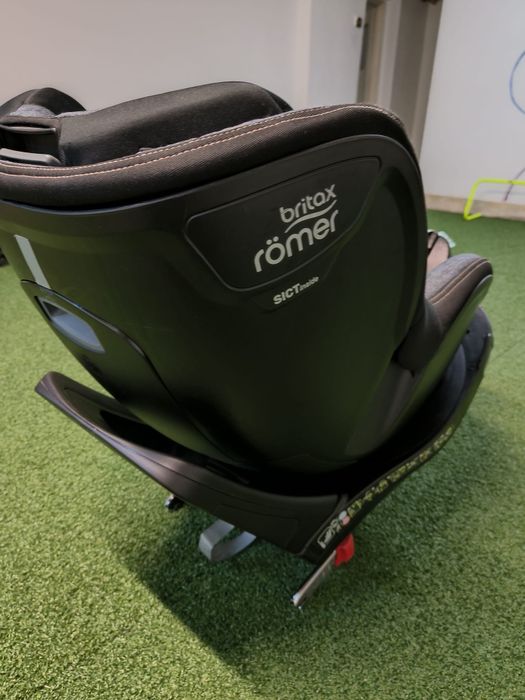 Fotelik samochodowy Britax Romer Dualfix M I-Size