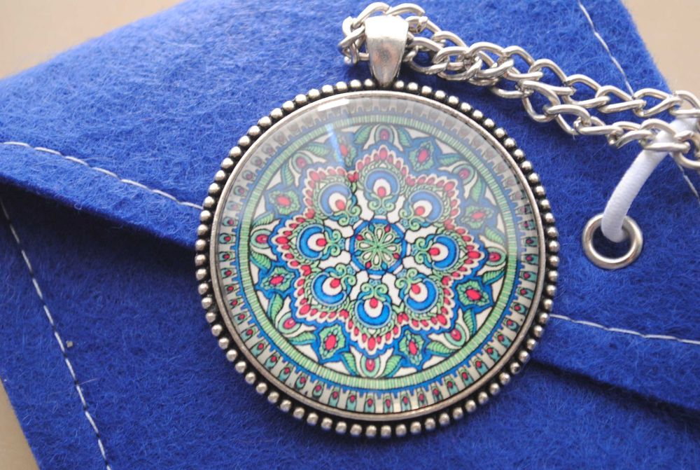 Fios/Colares com embalagem artesanal