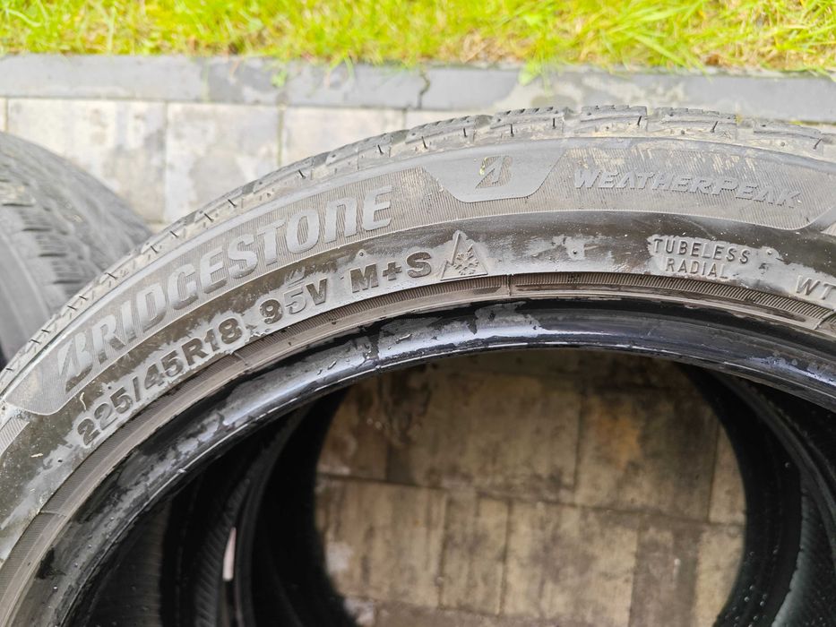 Opony Bridgestone 225 45 R18 zimowe