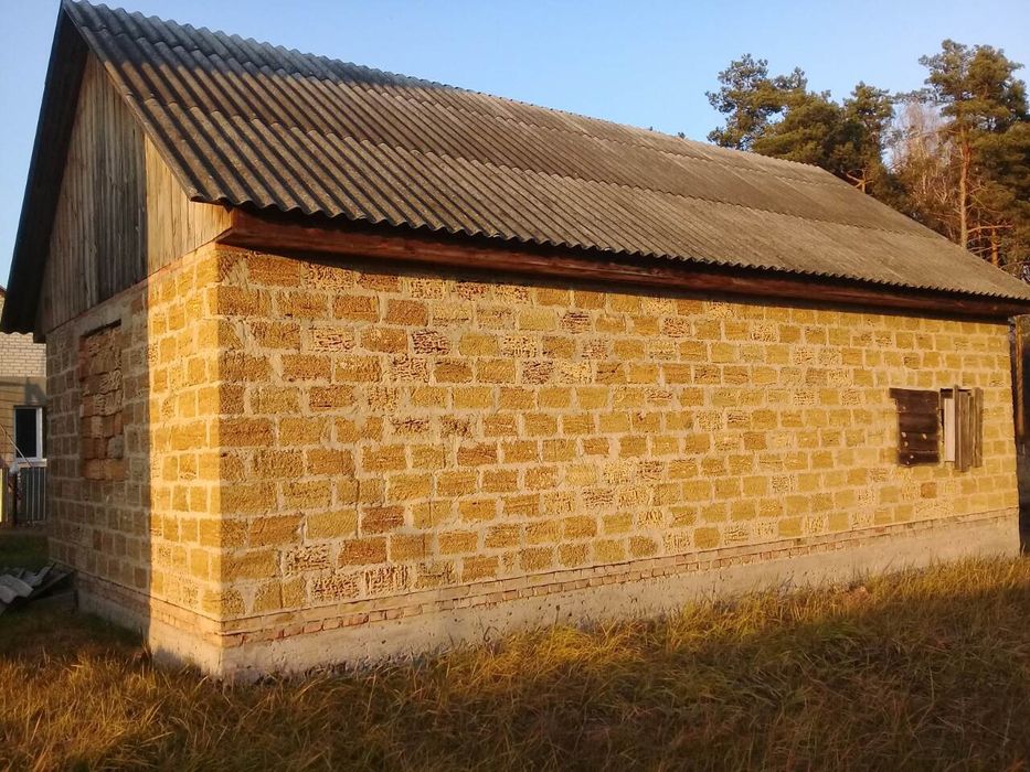 Двоповерховий будинок