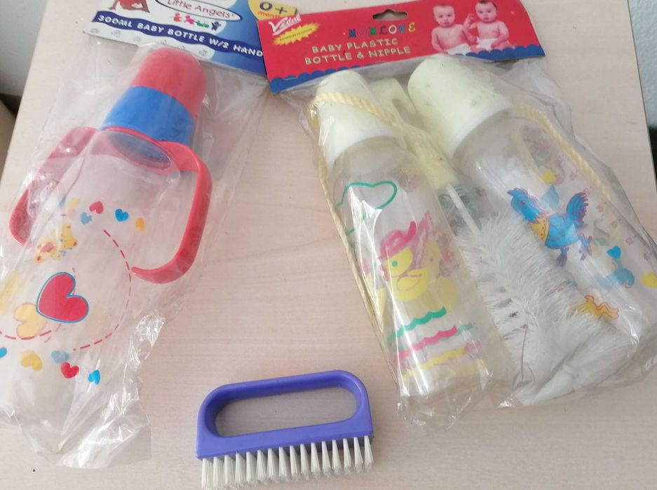 Biberões e escova, lote todo por 5€