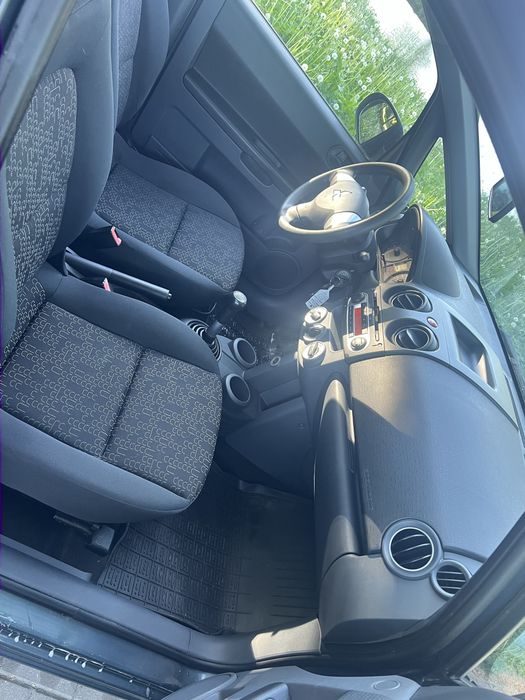 *Mitsubishi Colt* 1.1 benzyna* klima* z Niemiec*