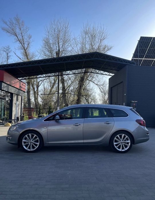 Opel Astra J Sports Tourer 1.7 CDTI