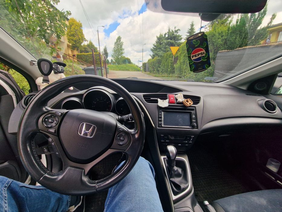 Honda Civic IX 1.4 iVtec biała perła w wersji sport