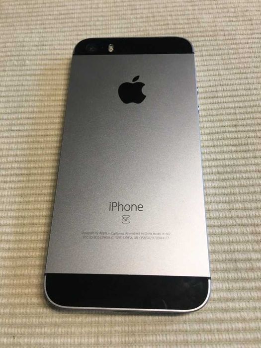Smartfon Apple iPhone SE 64 GB Space Gray