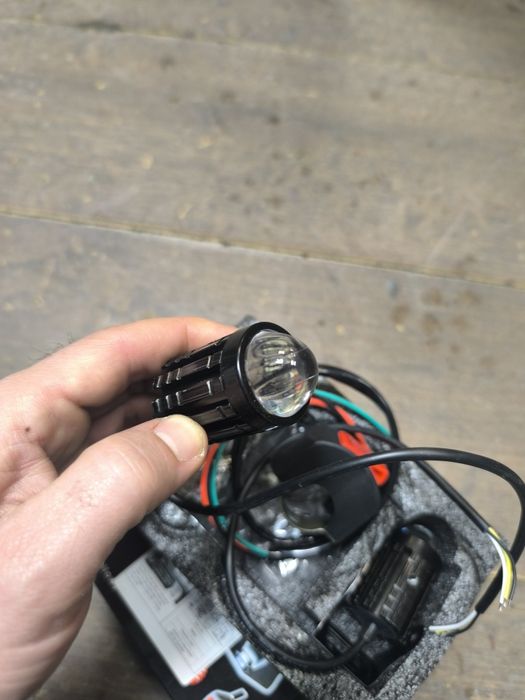 Фара на велосипед 12v