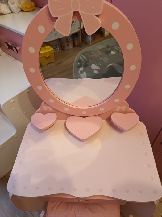 Drewniana toaletka dla dziewczynki, toaletka dziecięca