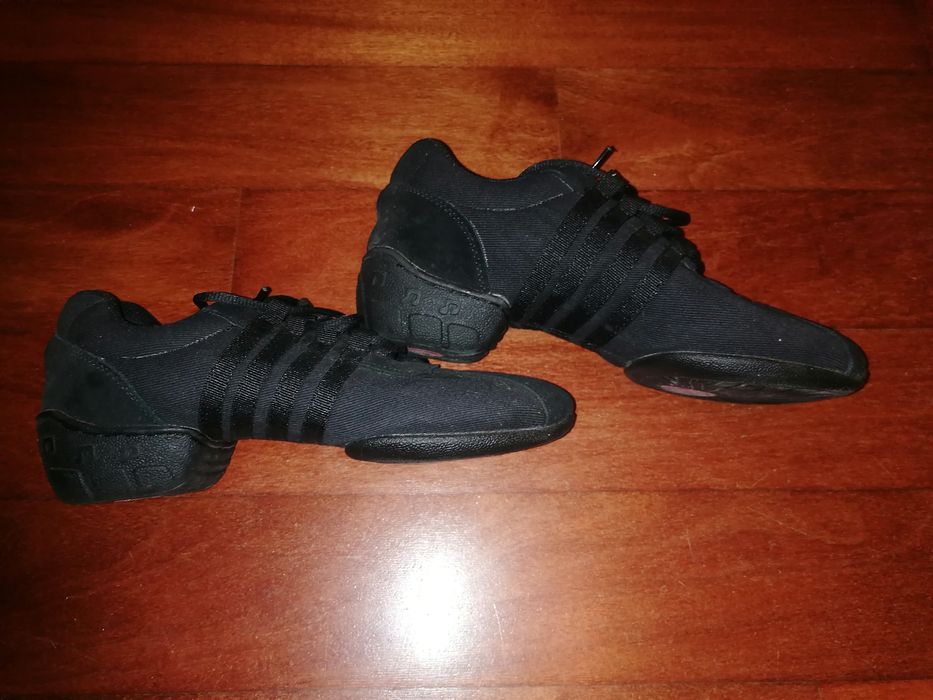 Vendo sapatos para dança