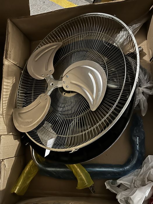 Вентилятор металический напольный